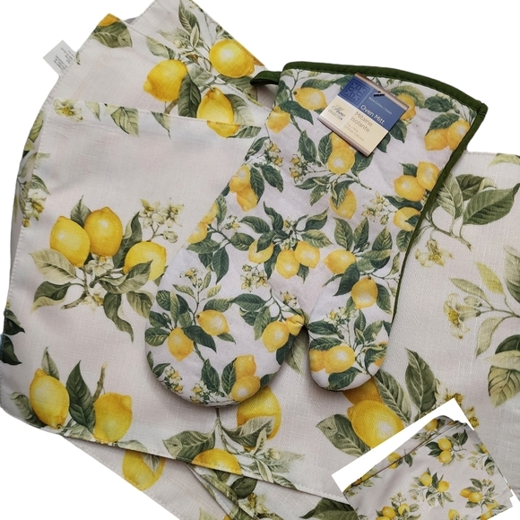 Lemon Pattern S/4  Fabric Placemats 11" x 17" One Oven mitt Home Collection - Picture 1 of 6